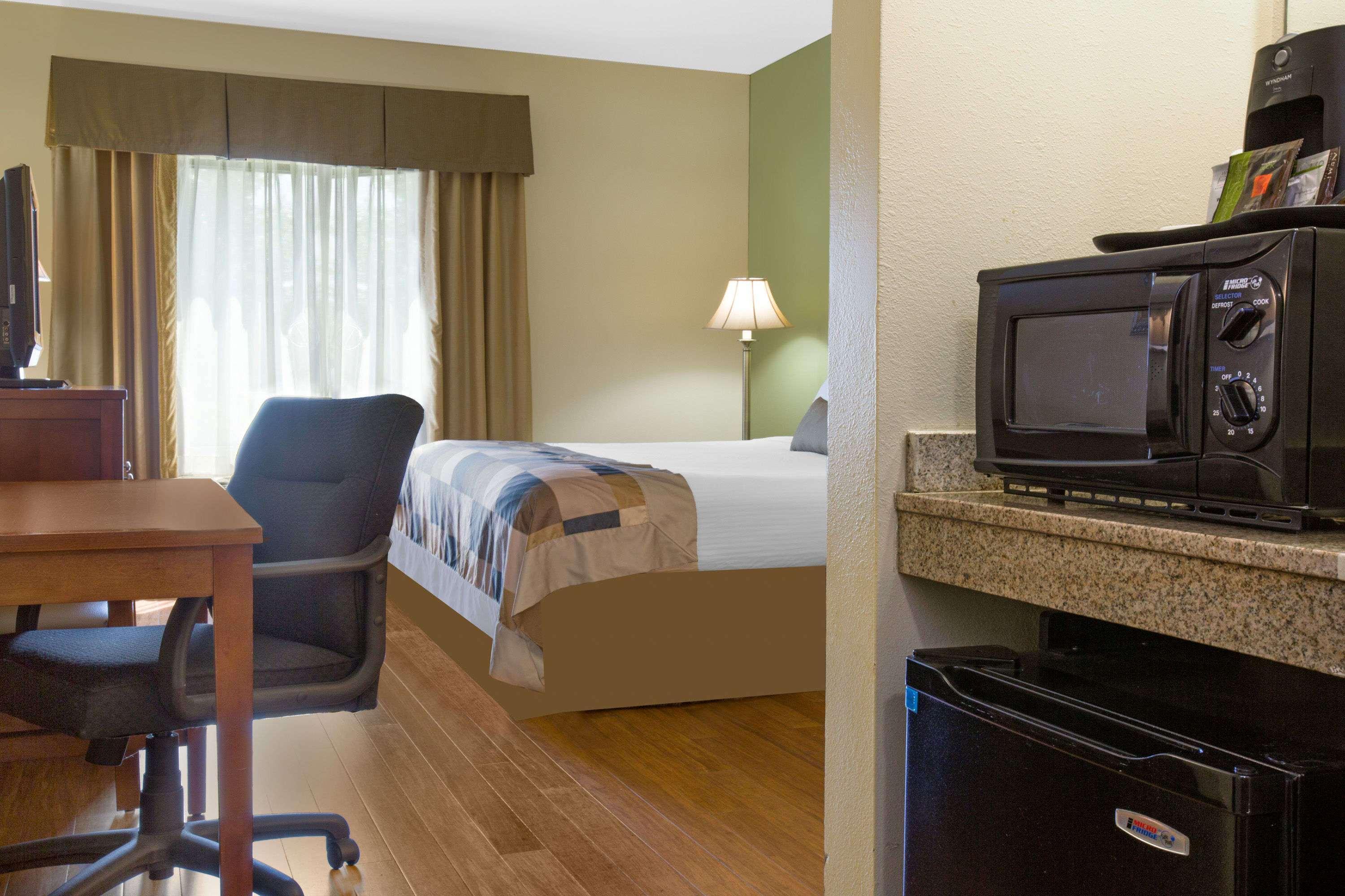 Wingate By Wyndham Tuscaloosa Hotel Exterior foto